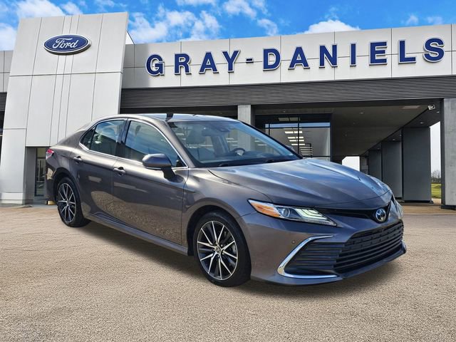 Used 2023 Toyota Camry XLE image 1