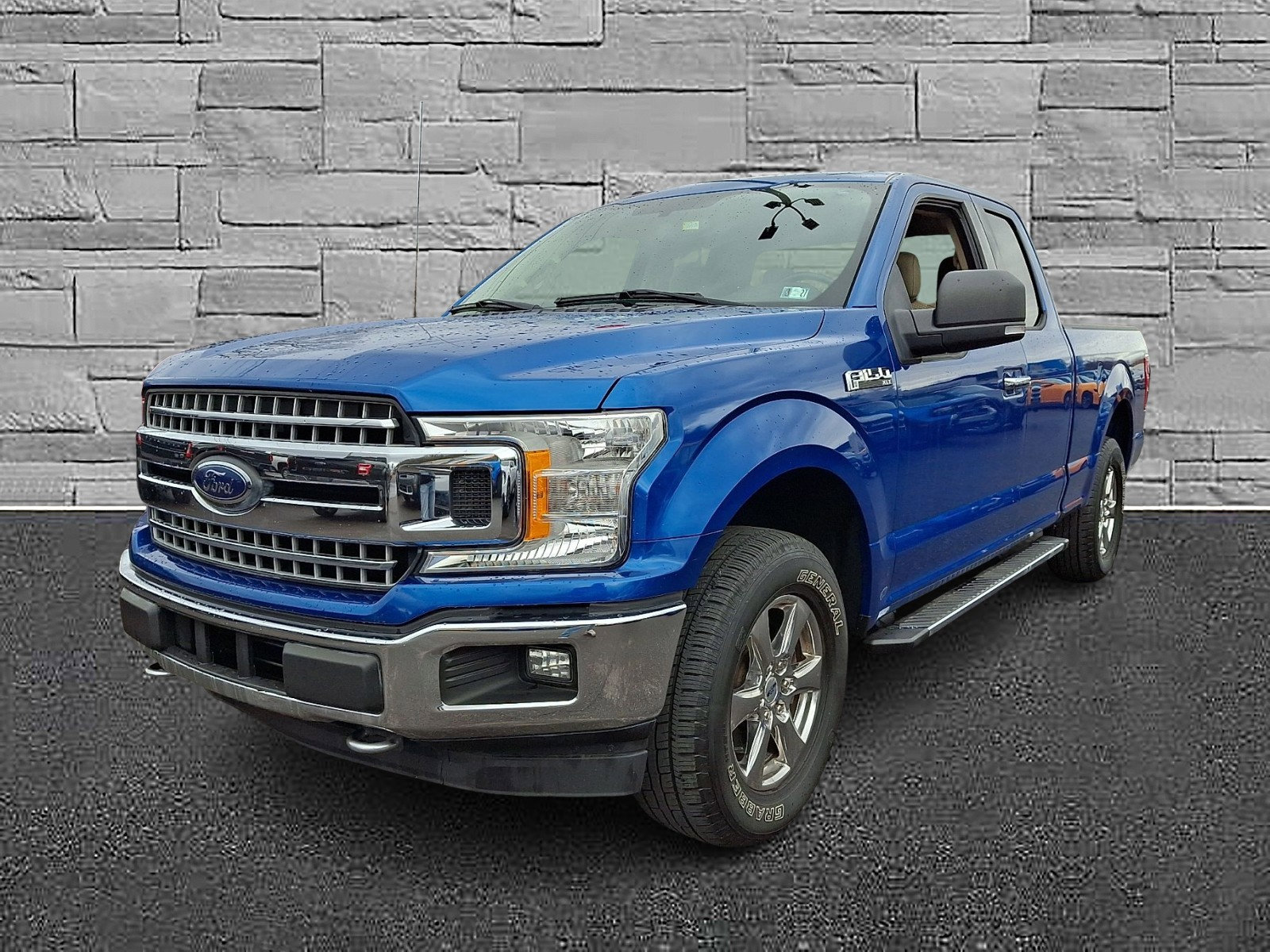 Certified 2018 Ford F150 XLT w/ Equipment Group 302A Luxury AWD/4WD image 4