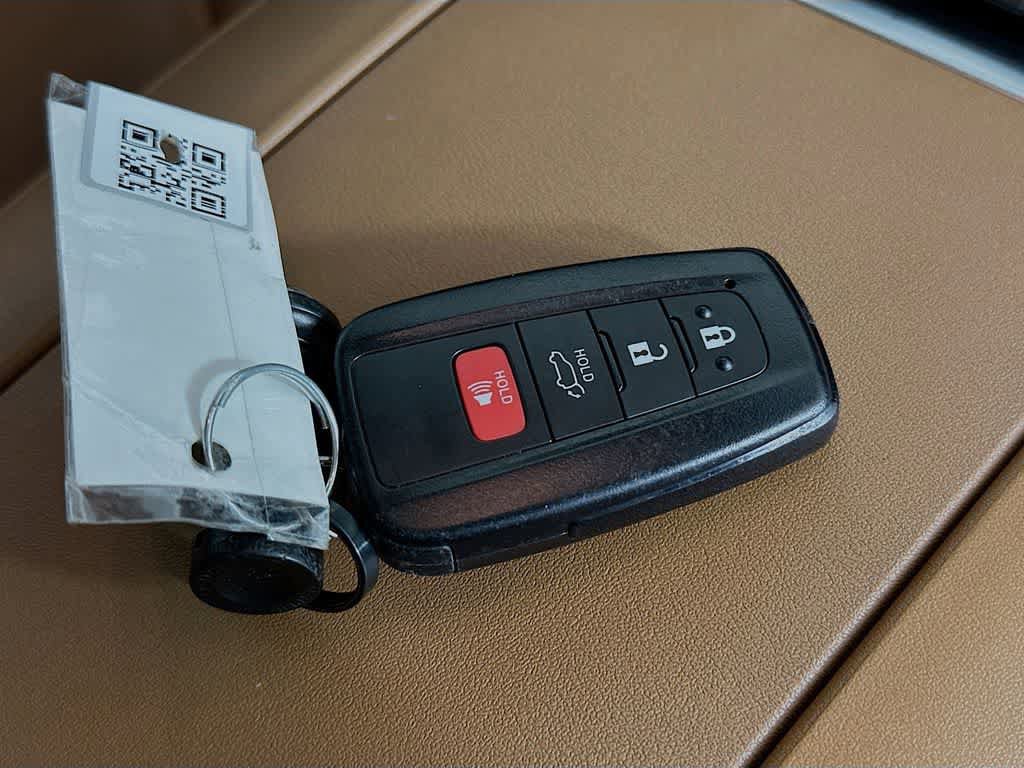 Used 2023 Toyota Highlander Platinum FWD image 22