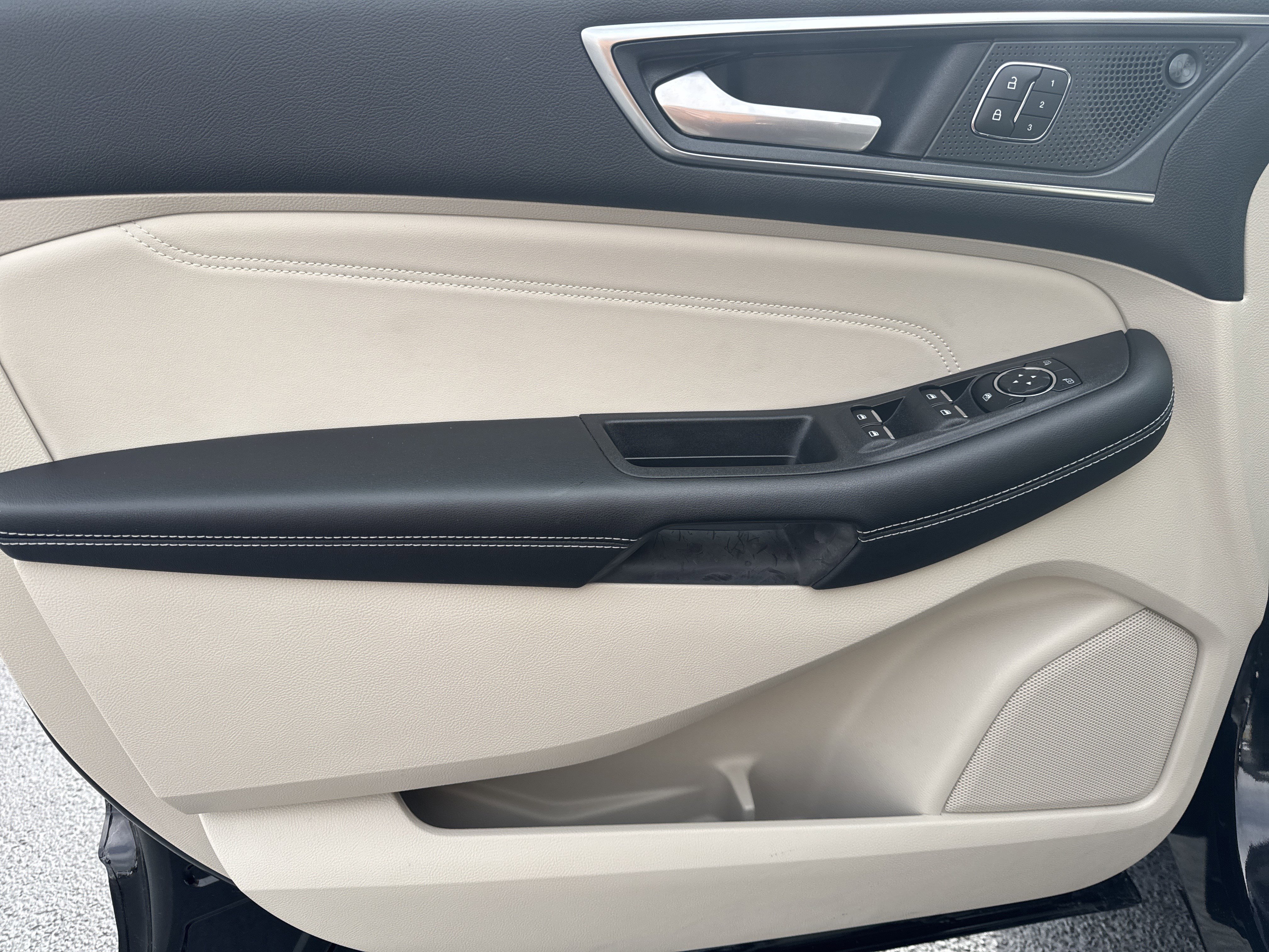 Certified 2024 Ford Edge Titanium w/ Equipment Group 301A image 10