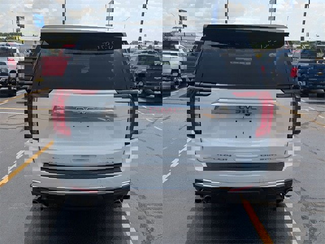 Used 2023 GMC Yukon Denali image 4