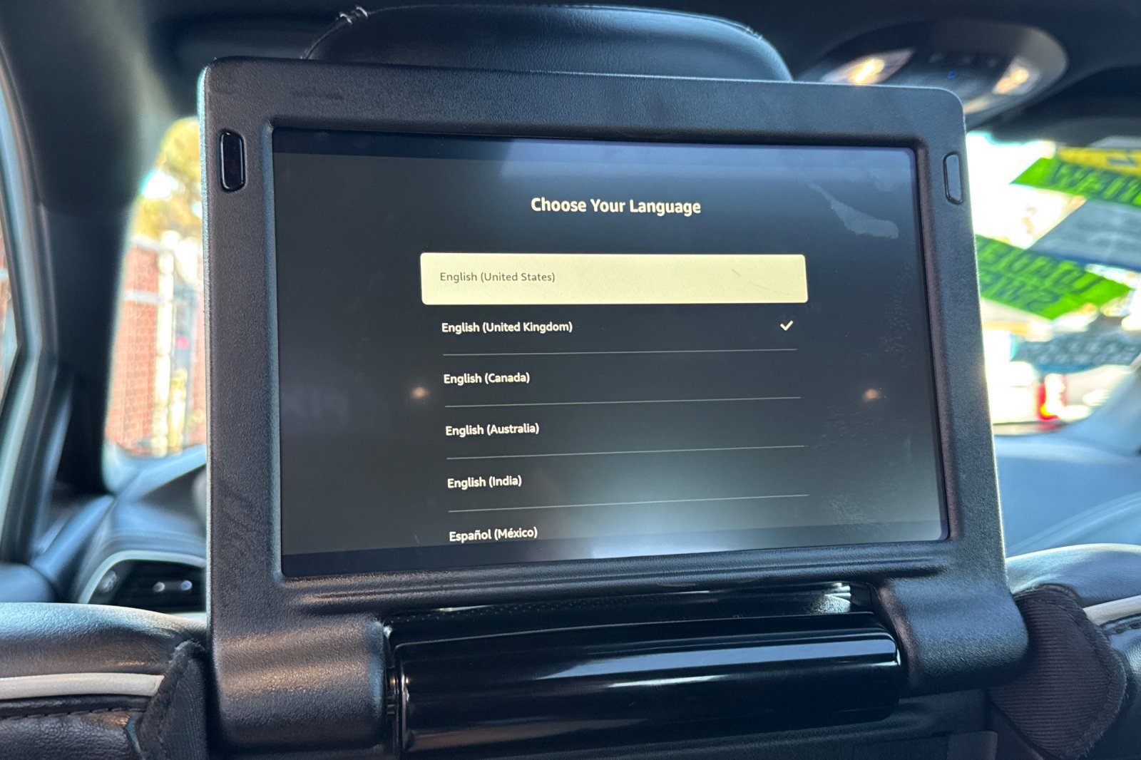 Used 2022 Chrysler Pacifica Limited w/ Uconnect Theater Family Group FWD image 21