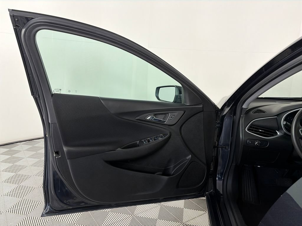 Used 2023 Chevrolet Malibu LT FWD image 10