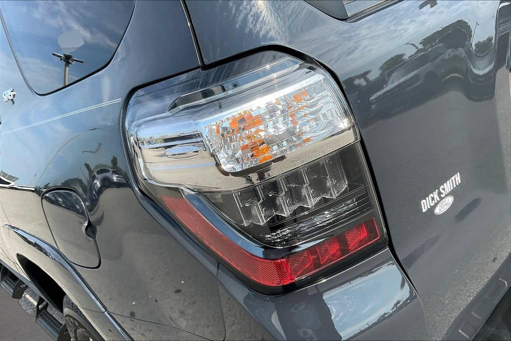 Used 2024 Toyota 4Runner SR5 Premium w/ Moonroof Package AWD/4WD image 23