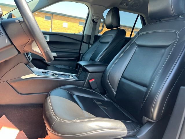 Certified 2021 Ford Explorer XLT w/ Equipment Group 202A AWD/4WD image 17