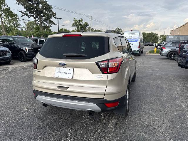 Certified 2018 Ford Escape SE w/ SE Sync 3 Package FWD image 4