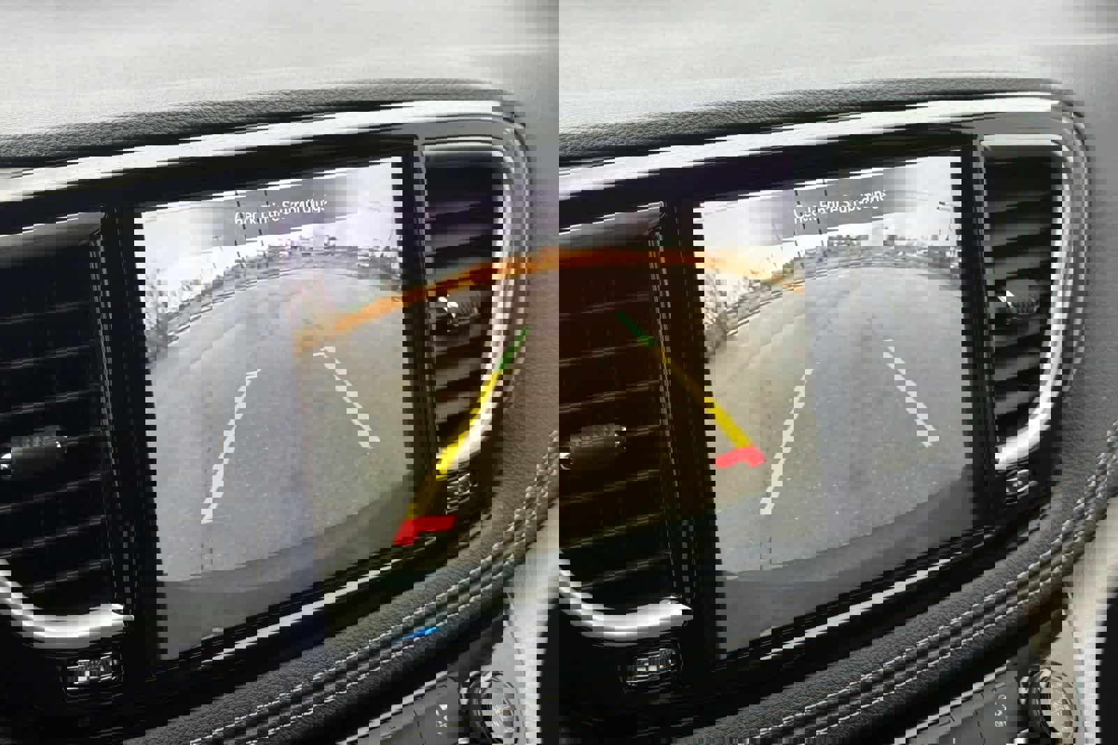 Used 2022 Chrysler Pacifica Touring-L image 18