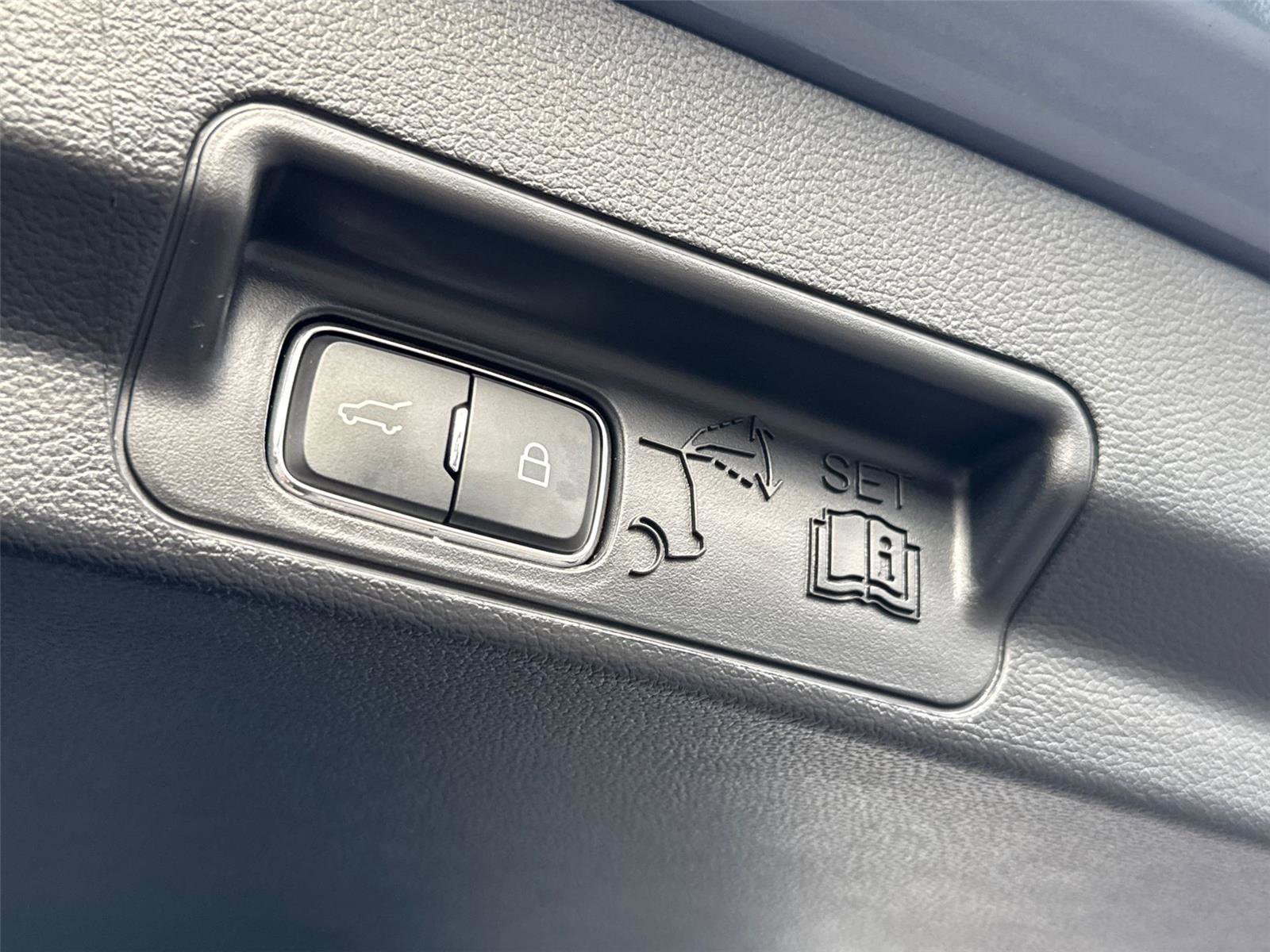 Certified 2025 Ford Explorer ST AWD/4WD image 10