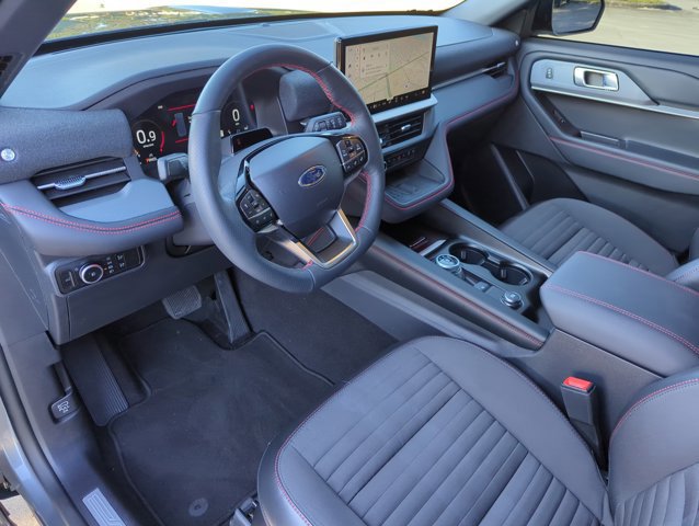 Certified 2025 Ford Explorer ST-Line w/ Premium Package image 9