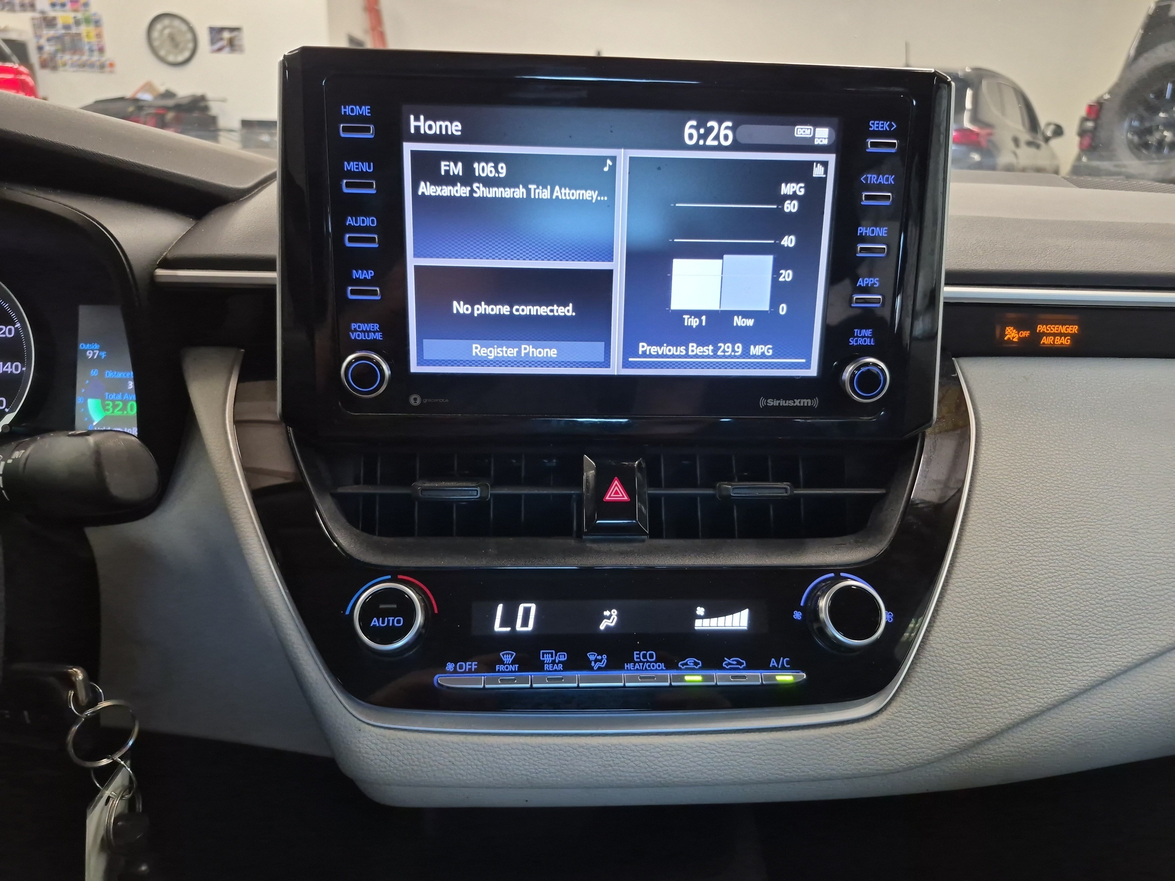 Used 2021 Toyota Corolla LE FWD image 30