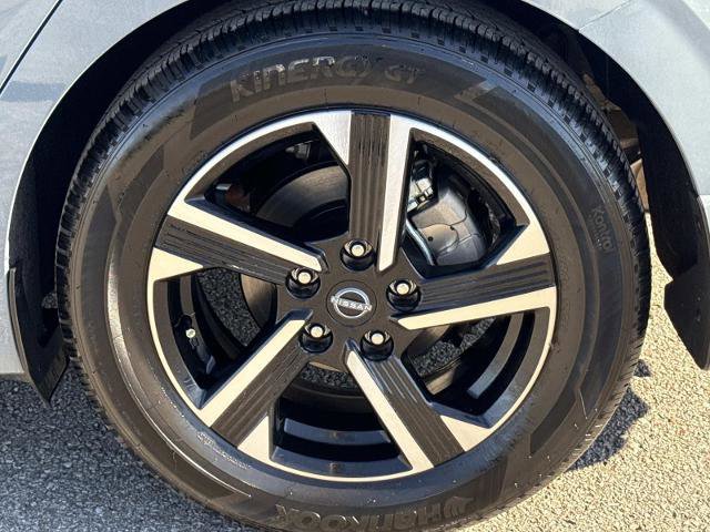 Used 2025 Nissan Sentra SV image 9