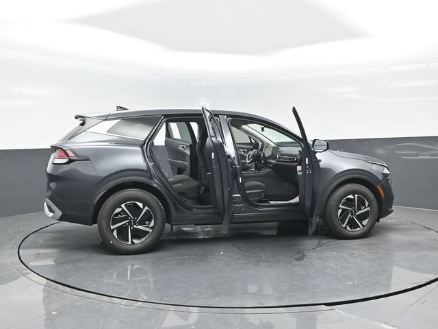 Used 2025 Kia Sportage LX AWD/4WD image 25