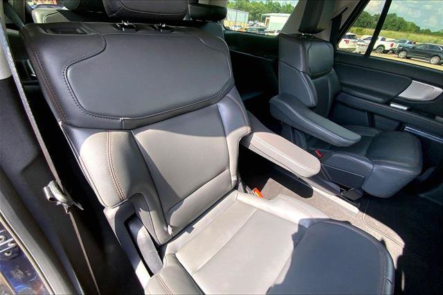 Certified 2025 Ford Expedition Active AWD/4WD image 27