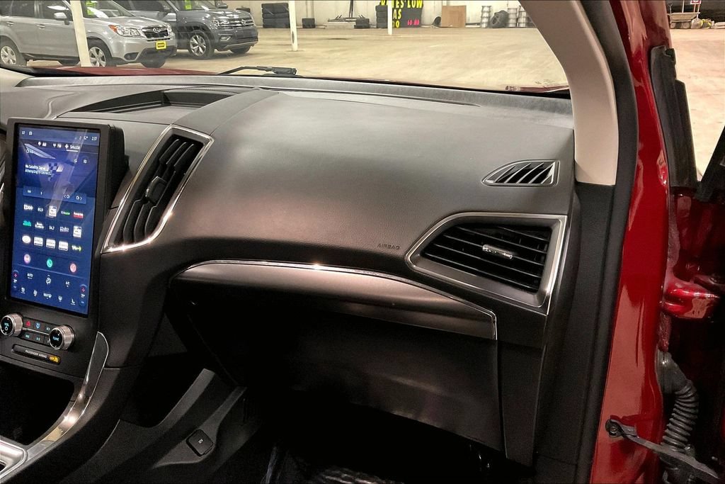 Certified 2024 Ford Edge Titanium AWD/4WD image 15