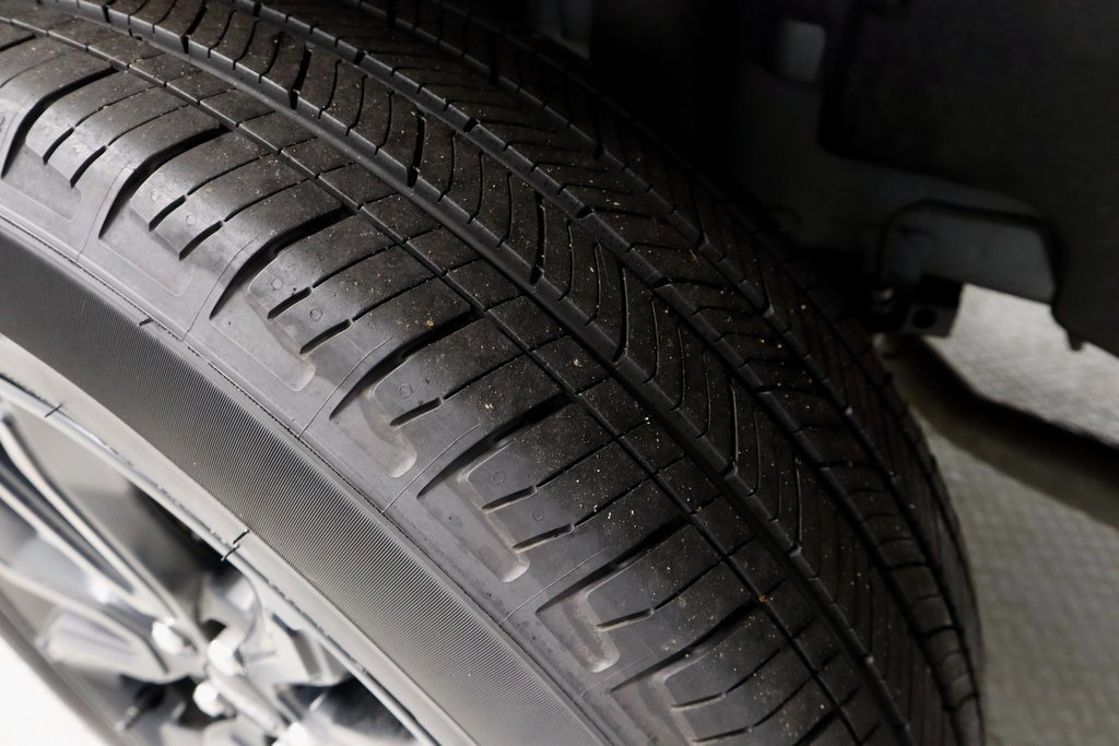 Certified 2024 Ford Maverick Lariat w/ Black Appearance Package image 21