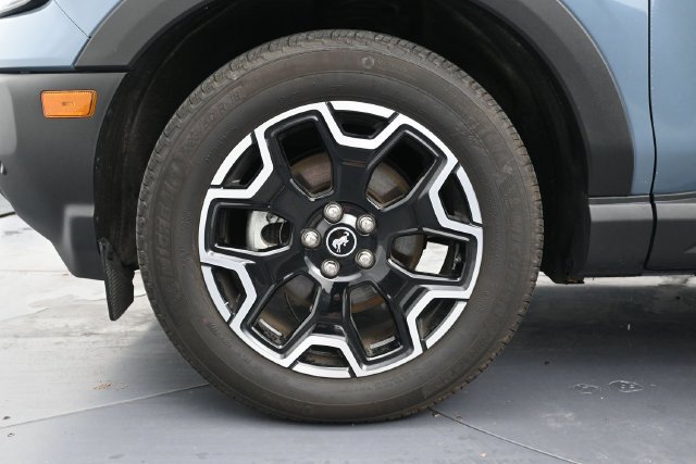 Certified 2025 Ford Bronco Sport Outer Banks w/ Outer Banks Tech Package+ AWD/4WD image 9