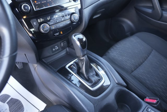 Used 2019 Nissan Rogue SV image 27