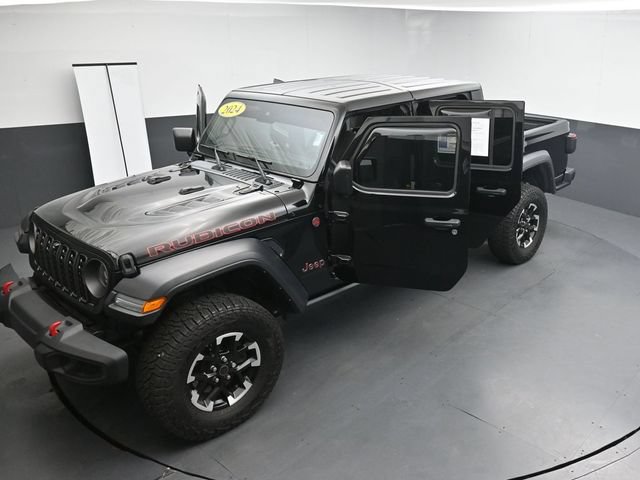 Used 2024 Jeep Gladiator Rubicon w/ Technology Group AWD/4WD image 35
