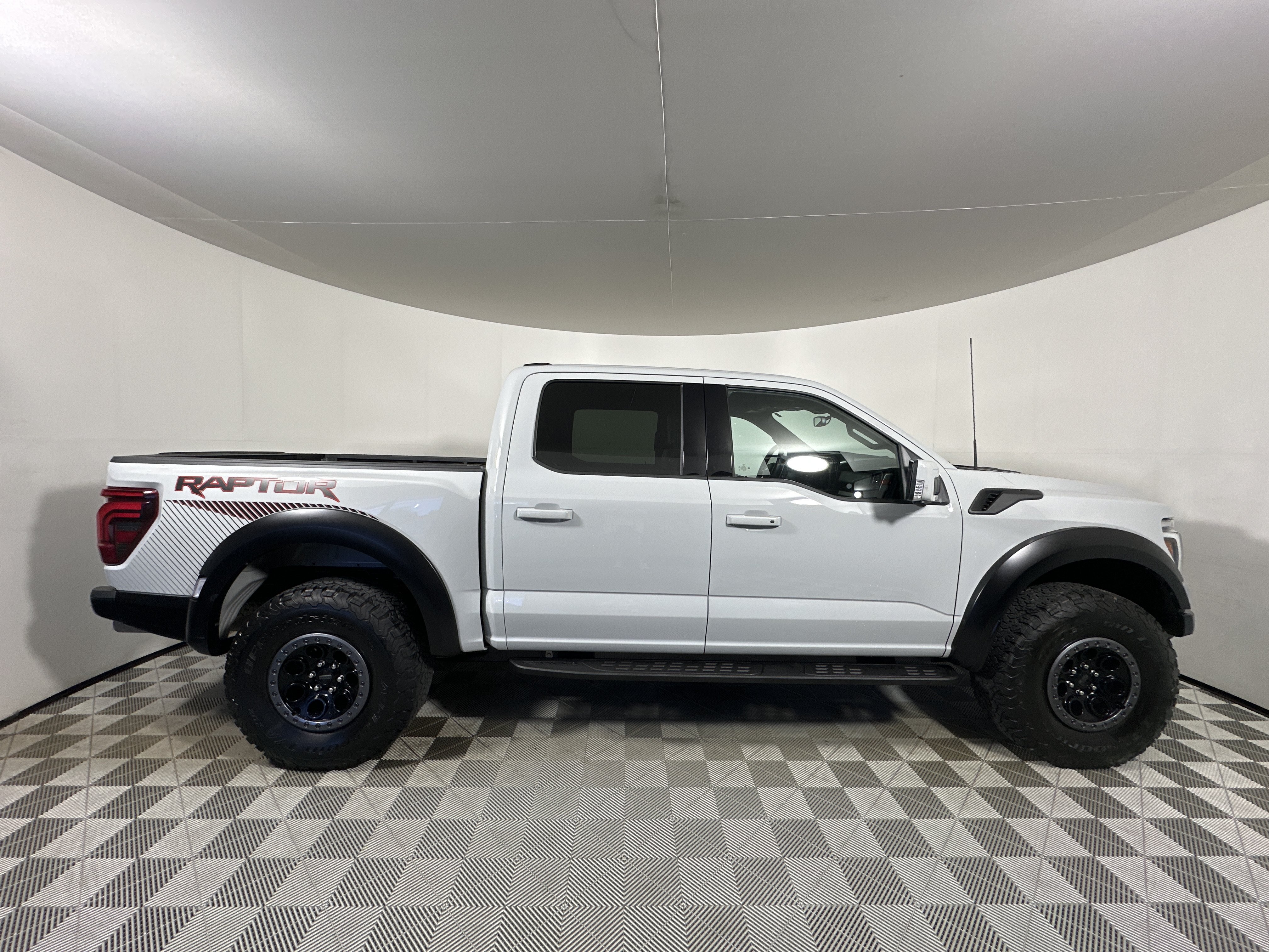 Certified 2024 Ford F150 Raptor AWD/4WD image 8