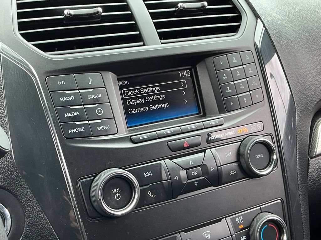Certified 2018 Ford Explorer XLT FWD image 50