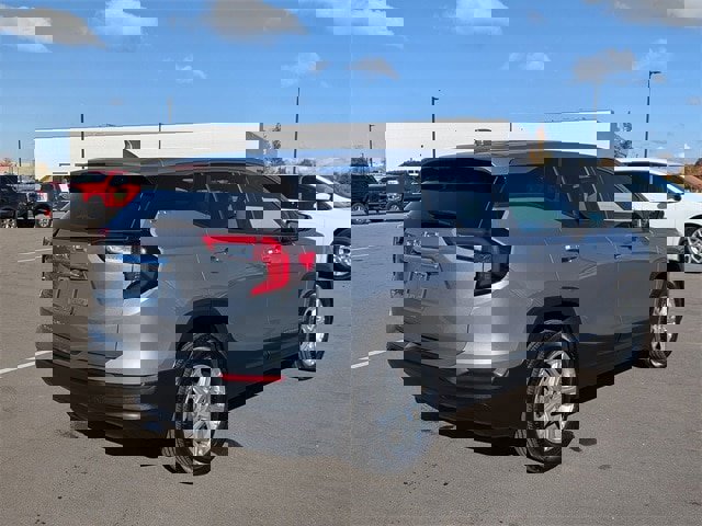 Used 2024 GMC Terrain SLE image 4