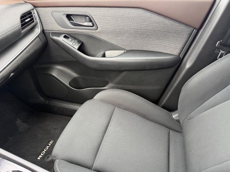 Used 2023 Nissan Rogue S FWD image 19