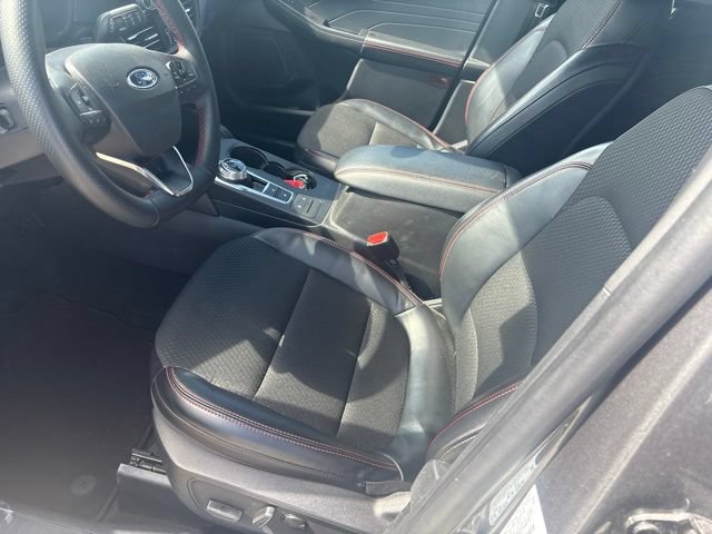 Certified 2025 Ford Escape ST-Line FWD image 6