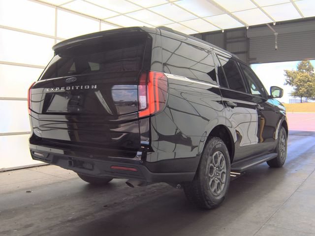 Certified 2025 Ford Expedition Active RWD image 2