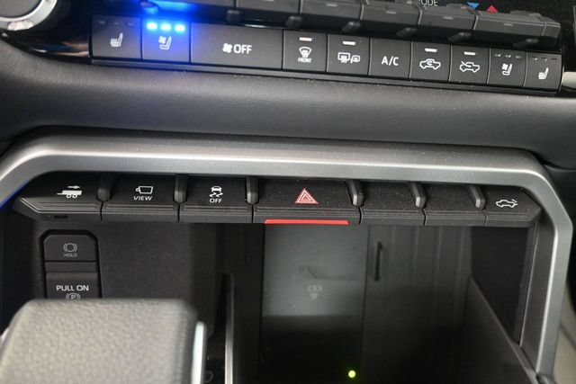 Used 2025 Toyota Tundra Platinum AWD/4WD image 14