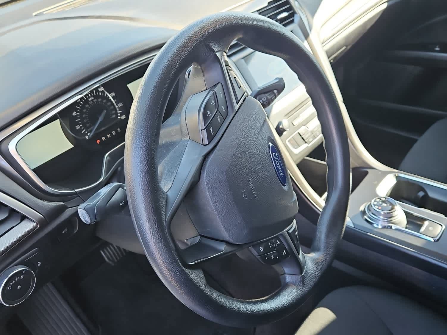 Certified 2017 Ford Fusion SE w/ Fusion SE Technology Package image 2