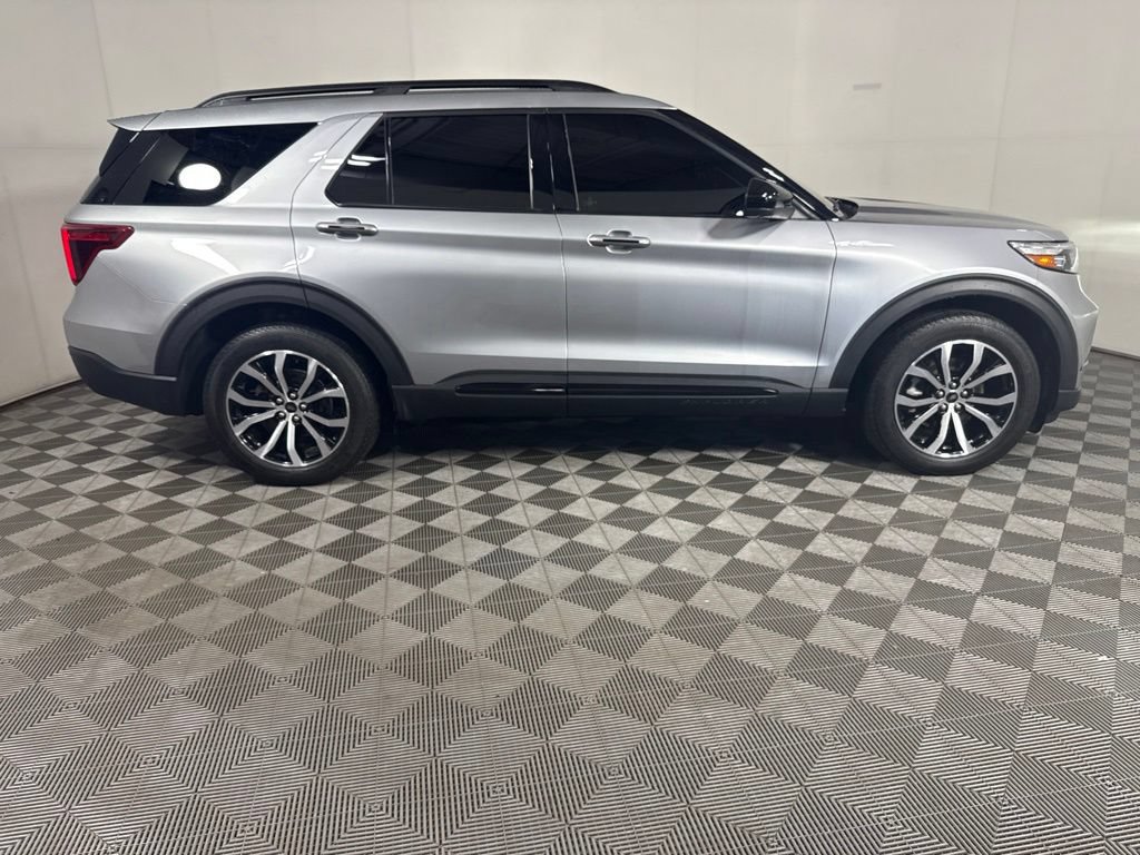 Certified 2023 Ford Explorer ST-Line w/ Class IV Trailer Tow Package AWD/4WD image 11