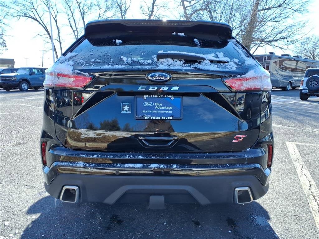 Certified 2022 Ford Edge ST image 3