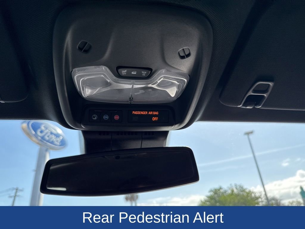 Used 2024 GMC Canyon AT4 w/ AT4 Premium Package image 9