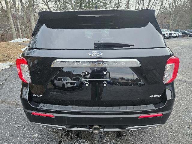 Certified 2021 Ford Explorer XLT w/ Equipment Group 202A image 4