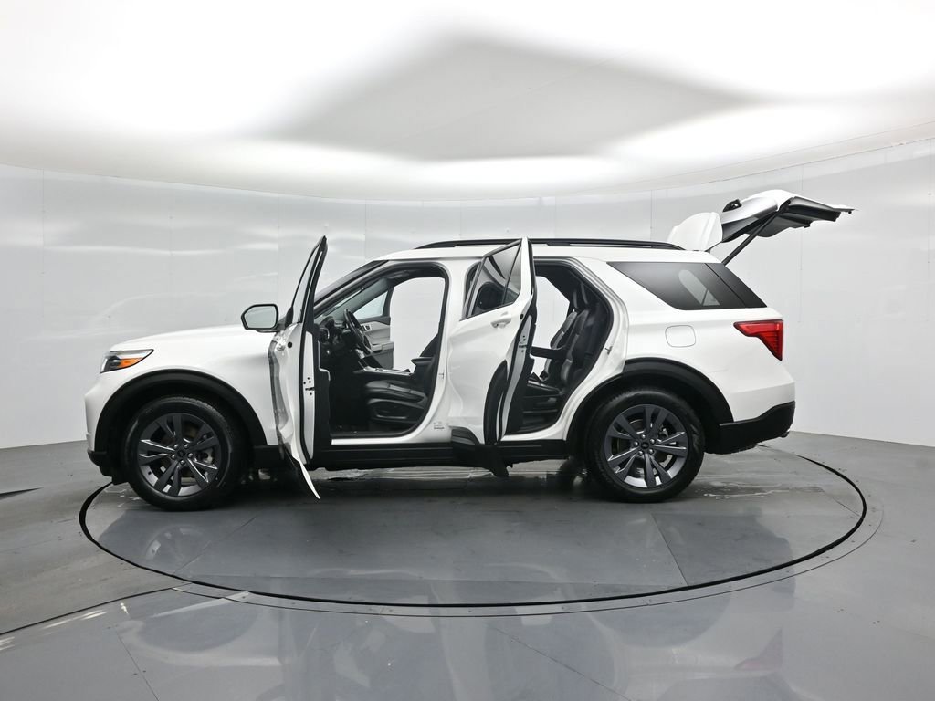 Certified 2023 Ford Explorer XLT w/ Equipment Group 202A image 59