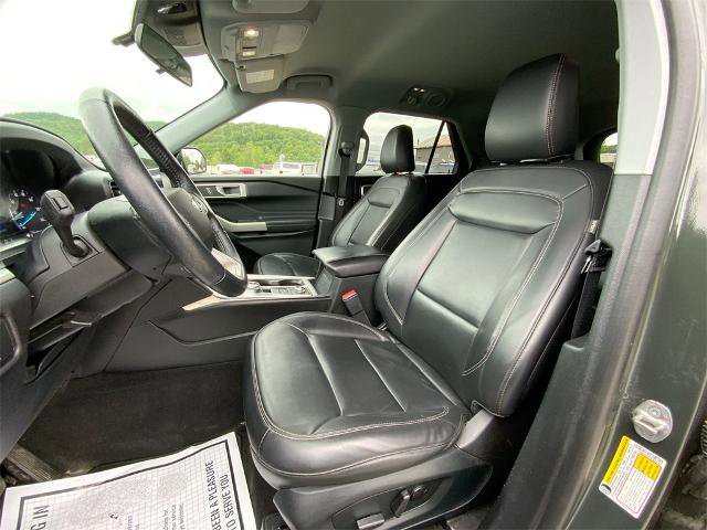 Certified 2022 Ford Explorer XLT w/ Equipment Group 202A image 11