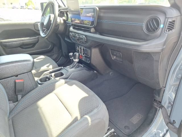 Used 2024 Jeep Wrangler Unlimited Rubicon 4xe AWD/4WD image 20