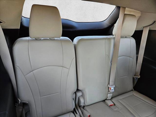 Used 2018 Buick Enclave Essence FWD image 17