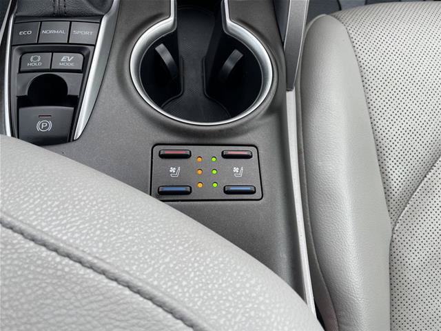 Used 2022 Toyota Camry XLE w/ Navigation Upgrade Package FWD image 27