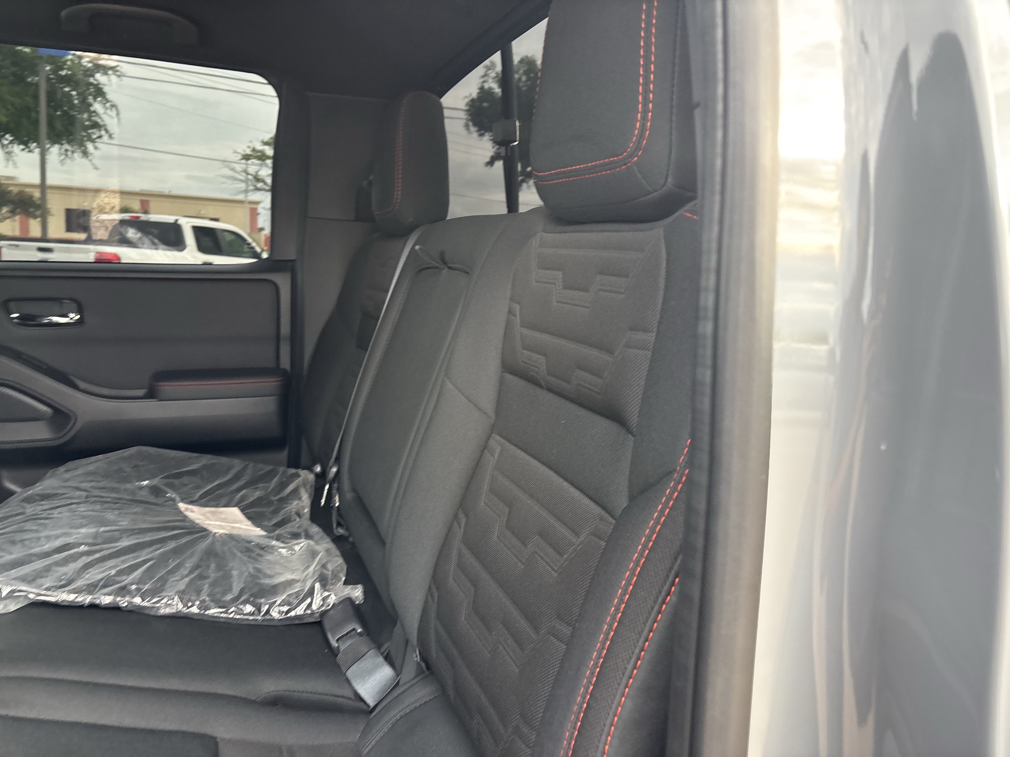 Used 2022 Nissan Frontier Pro-X RWD image 16