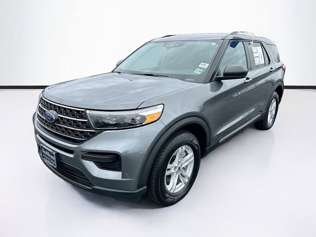 Certified 2023 Ford Explorer XLT image 3