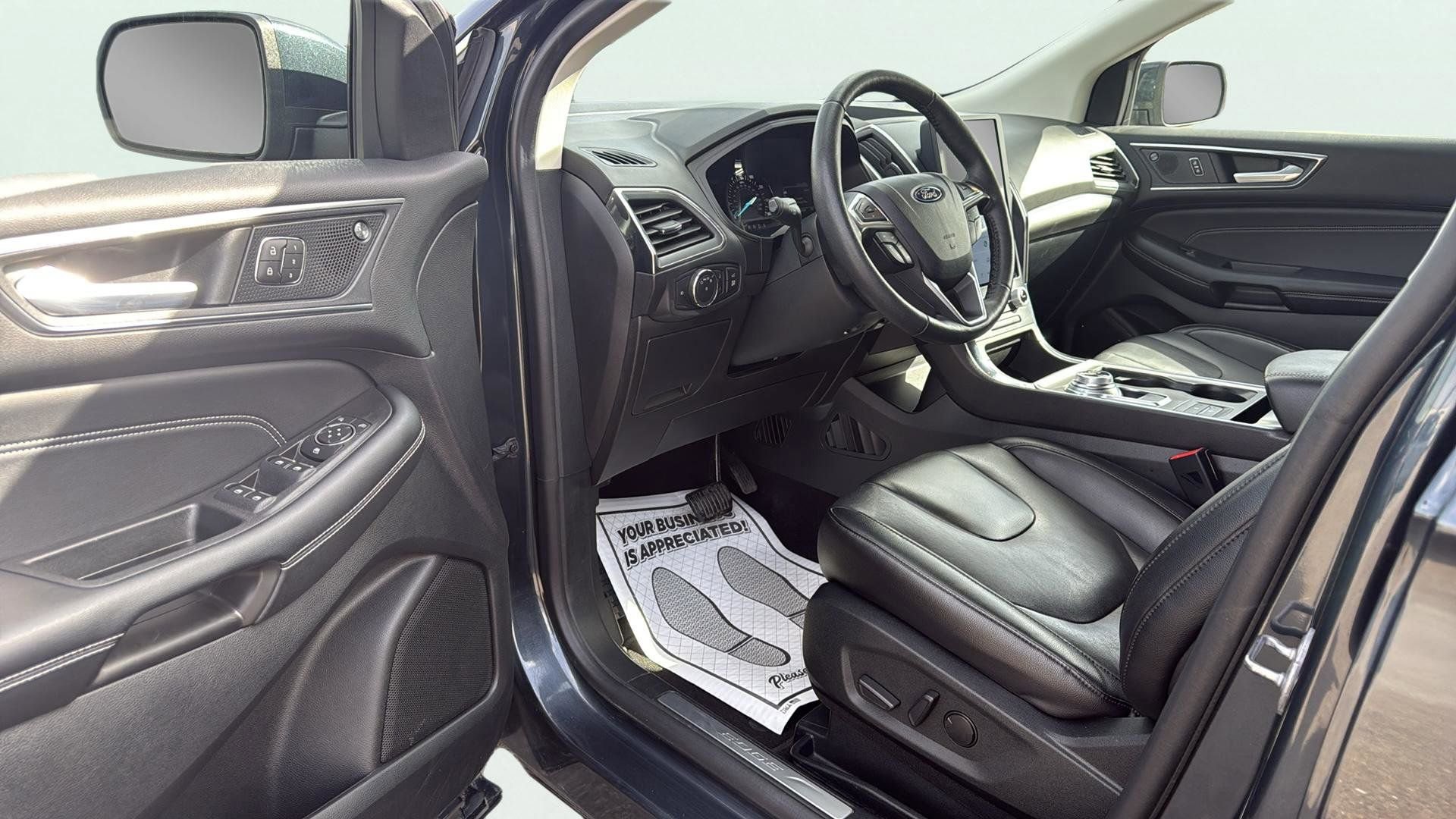 Certified 2022 Ford Edge Titanium AWD/4WD image 25