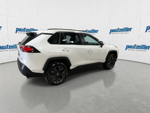 Used 2022 Toyota RAV4 XLE Premium AWD/4WD image 11