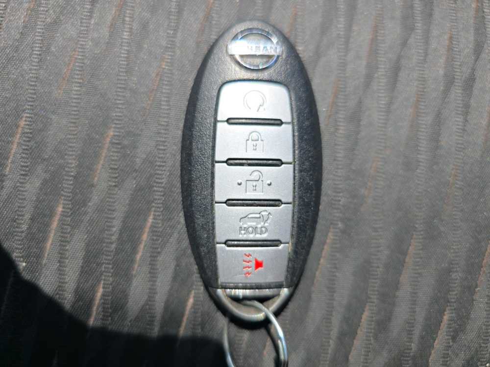 Used 2018 Nissan Rogue SV AWD/4WD image 21