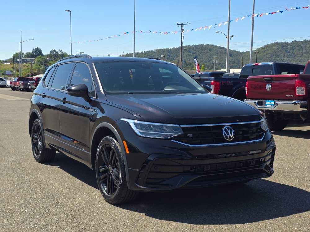 Used 2022 Volkswagen Tiguan SE R-Line AWD/4WD image 7