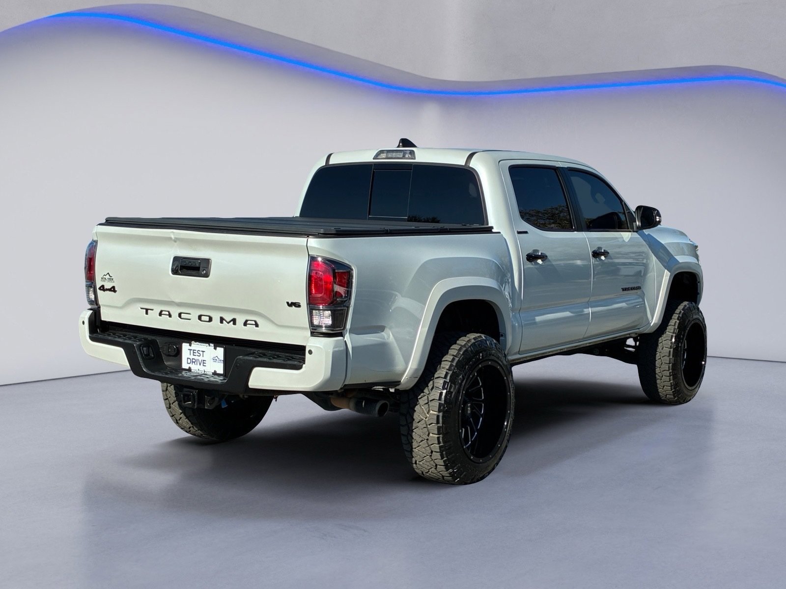 Used 2023 Toyota Tacoma Limited w/ Nightshade Package AWD/4WD image 6