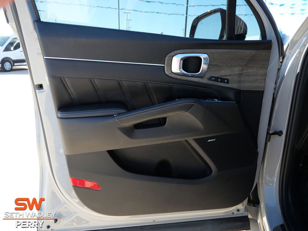 Used 2023 Kia Sorento SX Prestige image 18