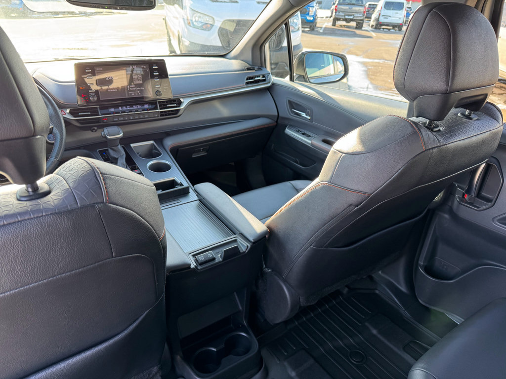 Used 2021 Toyota Sienna XSE image 26