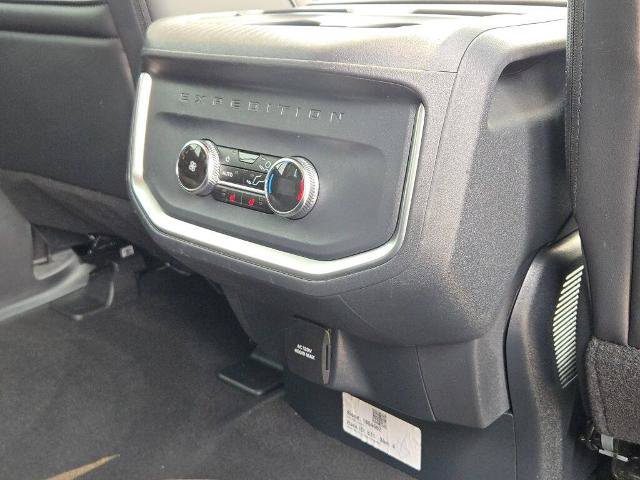 Certified 2025 Ford Expedition Platinum AWD/4WD image 11