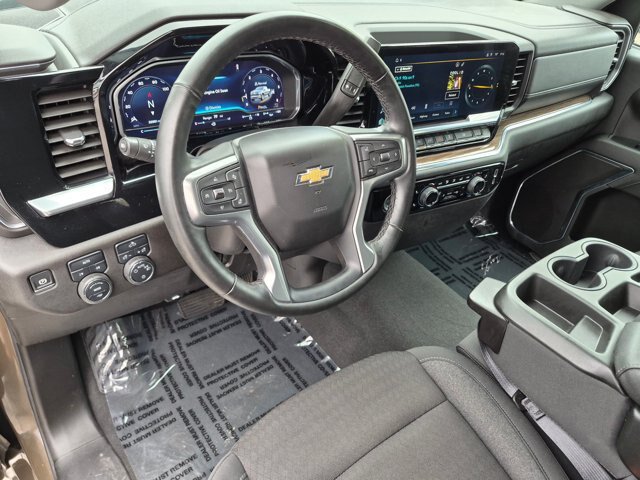 Used 2024 Chevrolet Silverado 1500 LT AWD/4WD image 11